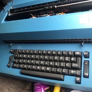 Fully functional - tyoewriter!!